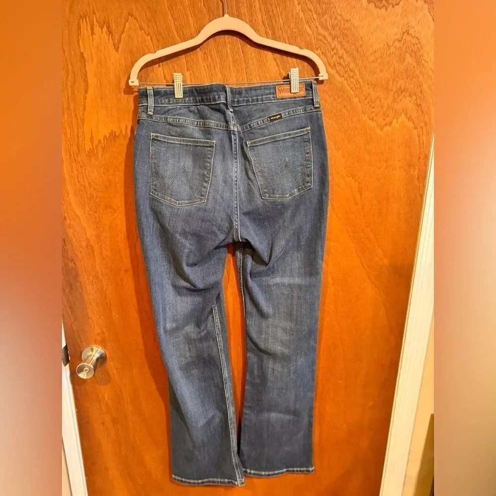 NWT Wrangler‎ High Rise Bold Boot size 12